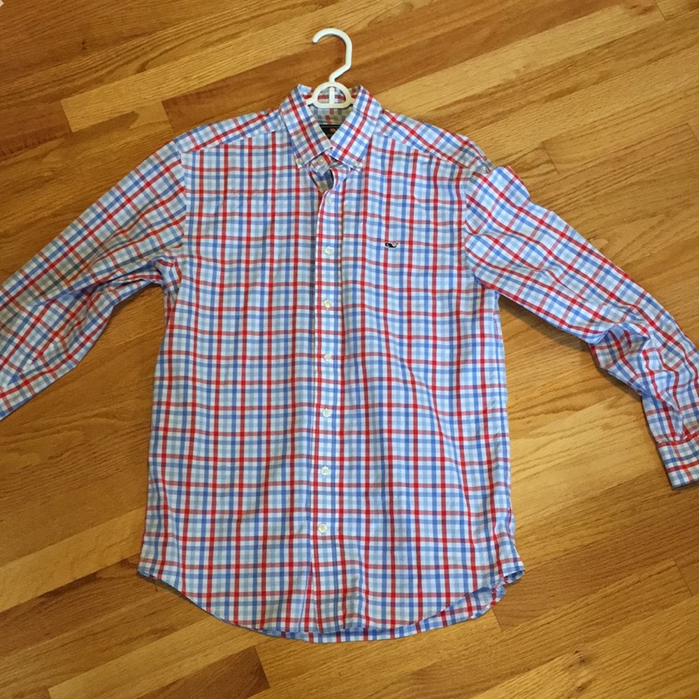 Vineyard Vines whale shirt size M